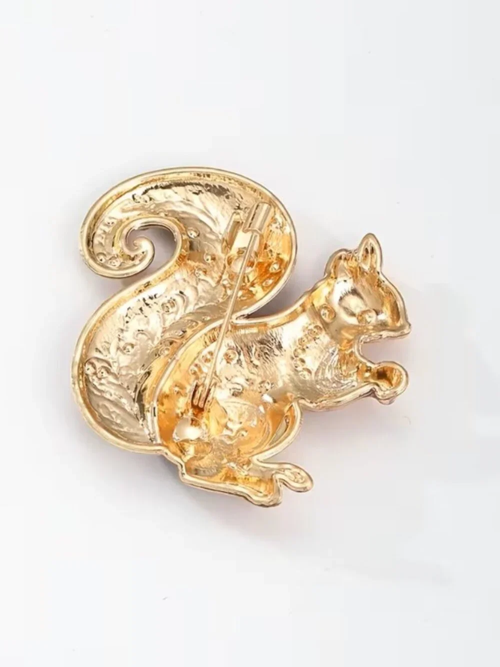 Gorgeous Squirrel Enamel Brooch, Rhinestone Inlaid Lapel Pin Z3